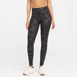 Spanx Matte Black Camo Leggings